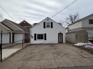 5188 Deep Point Dr, Portage, MI 49002