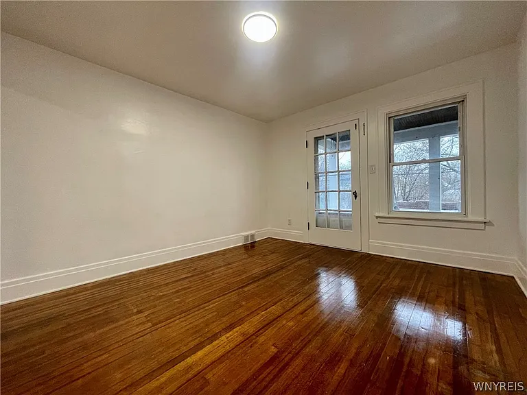 434 23rd St #UPPER — Photo 9