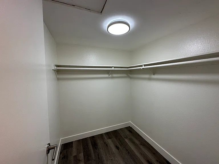 Scripps Landing Apartment Homes — Photo 40