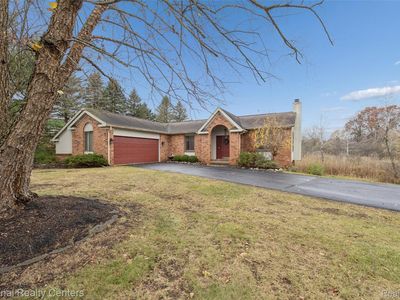2893 Debbiwood Ct, Milford, MI, 48381
