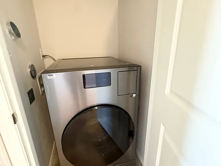 201 NE Olympic Rdg — Photo 11