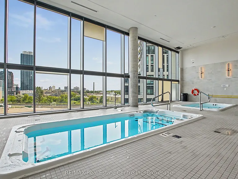 15 Wellington St S #2214 — Photo 34