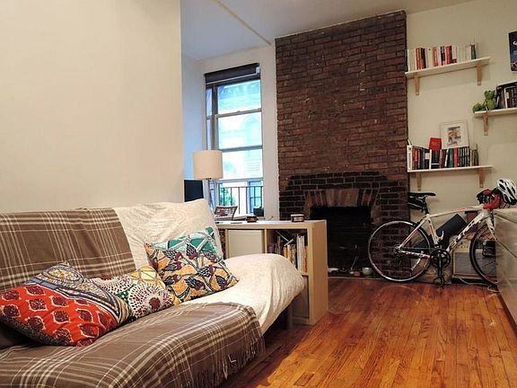 4th image of 304 W 10th St APT 2C