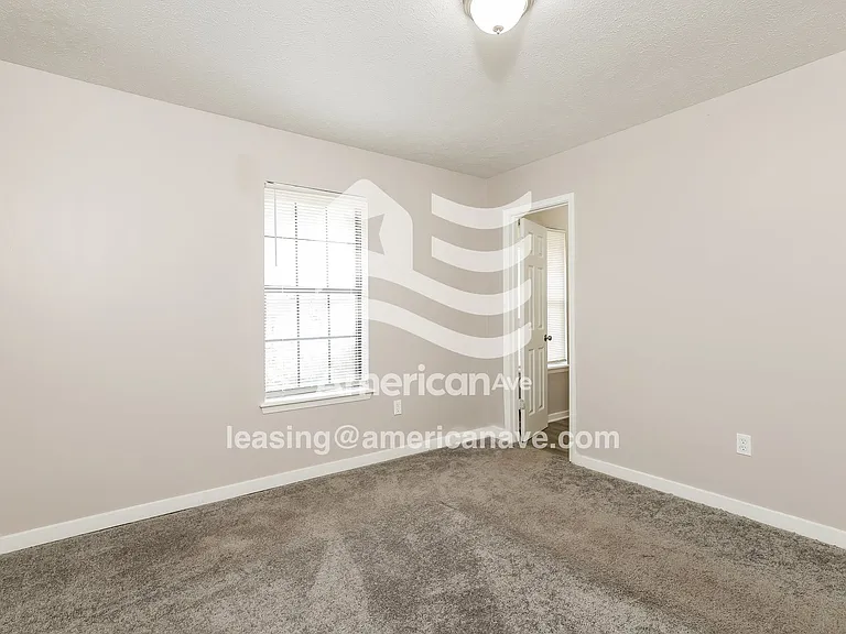 1771348_008_main_bedroom_14136282.jpg