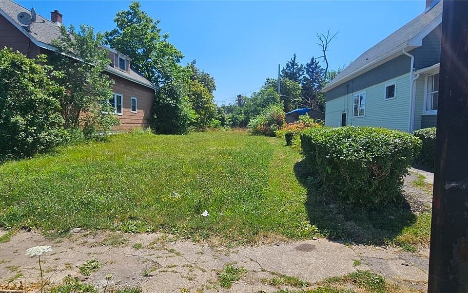 1st image of 1195 E Ferry St #4