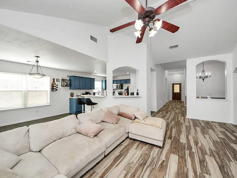 18318 Farriswood Ct — Photo 21