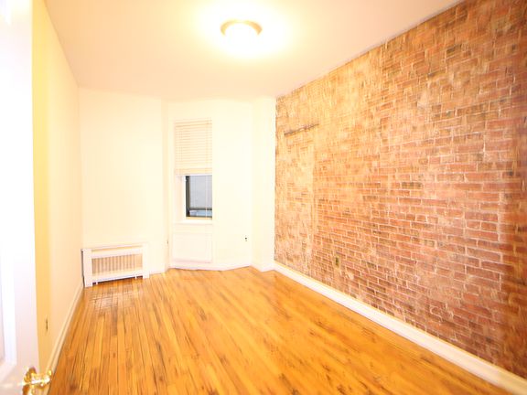 4th image of 906 Amsterdam Ave APT 4a
