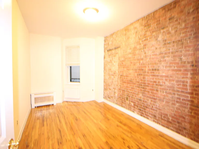 906 Amsterdam Ave #4A — Photo 4