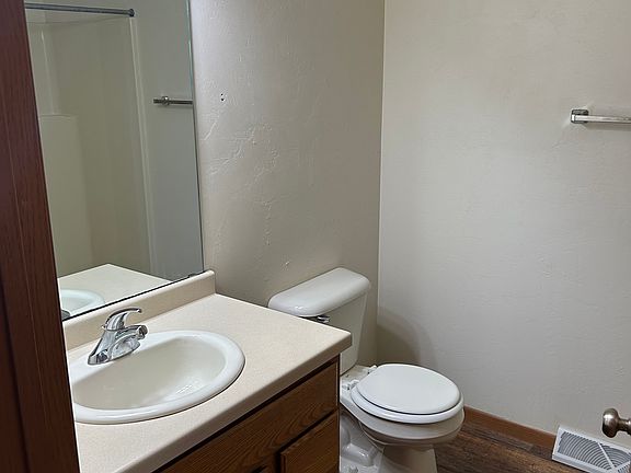 4th image of 934 Hartzheim Dr