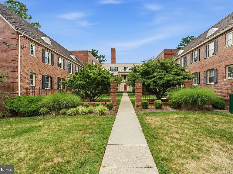 3927 Pennsylvania Ave SE #201 — Photo 12