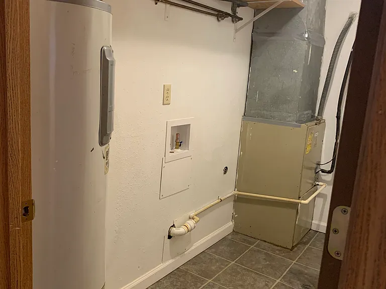 19 Village West Ct — Photo 7