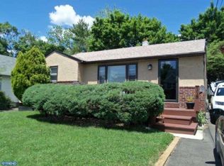 118 W Lehman Ave #A, Hatboro, PA 19040