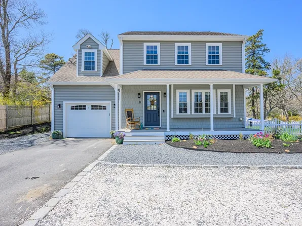 8 Lakeway Ln, Harwich, MA 02645