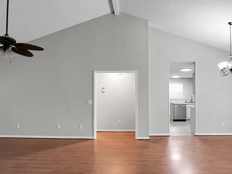 117 Saint Awdry St — Photo 18