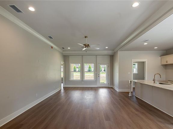 3rd image of 10088 Sable Ridge Dr