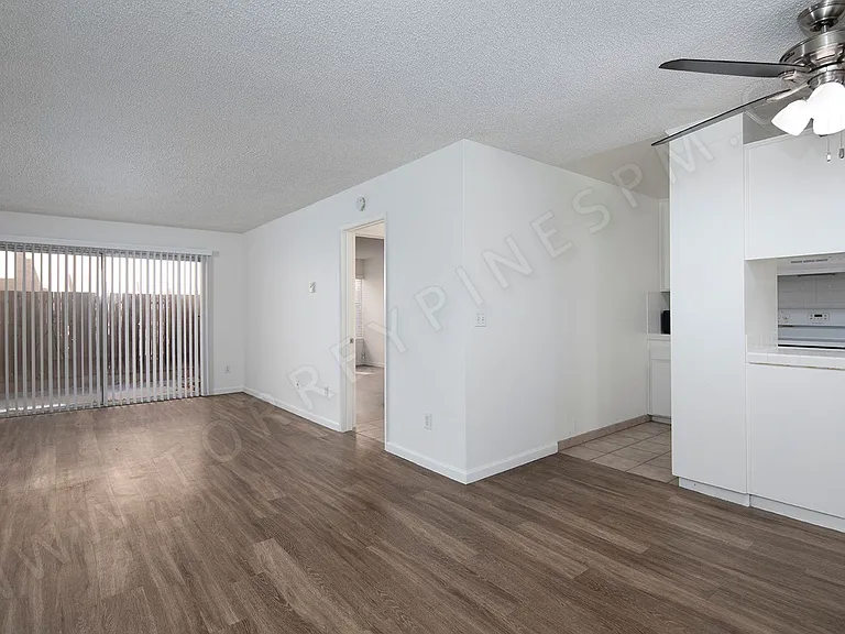 2112 Garnet Avenue — Photo 4