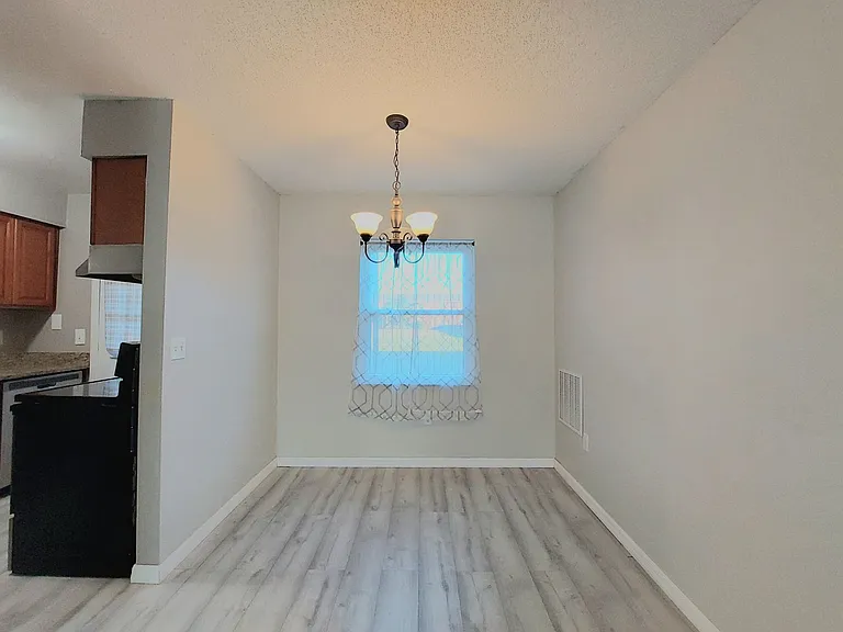 1920 E Edgewood Dr E #N7 — Photo 6