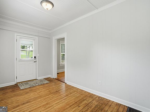 2nd image of 3022 Maple Rd SE