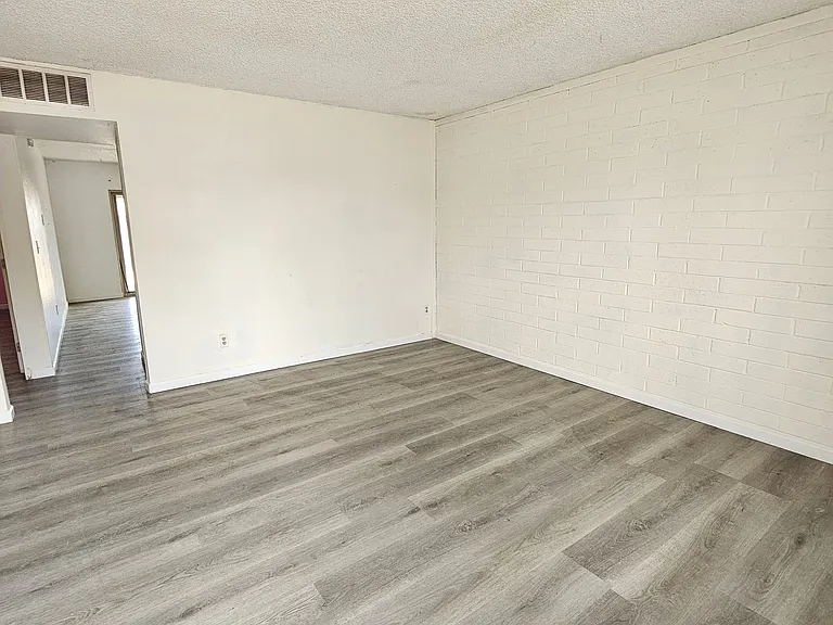 3135 W Acapulco Ln — Photo 6