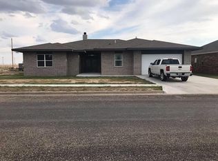 414 Holly St, Levelland, TX 79336