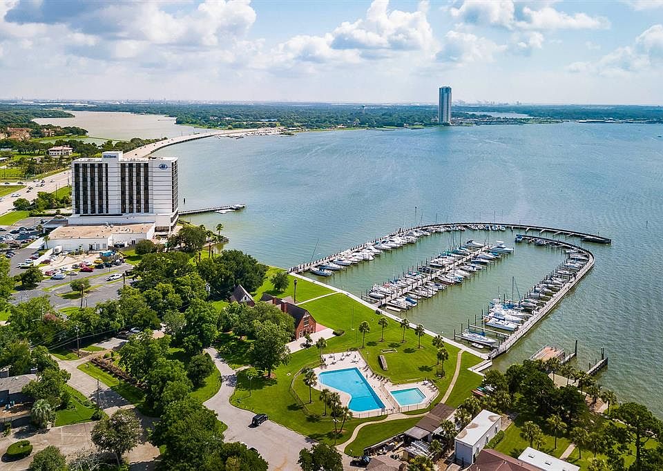 1st image of 18034 Bal Harbour Dr