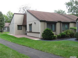 130 Strathmore Gate Dr, Stony Brook, NY 11790