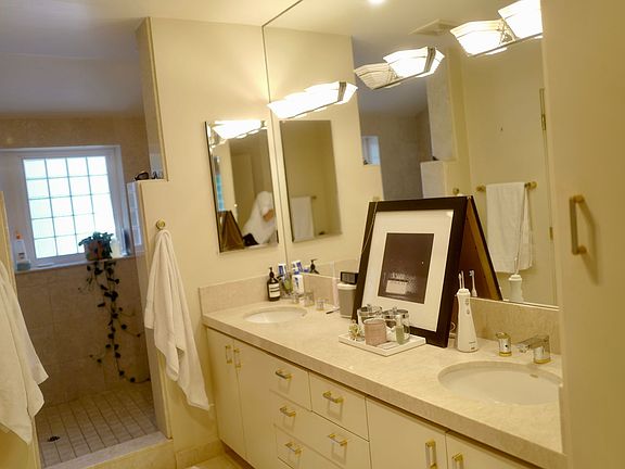 4th image of 405 Hermosa Pl