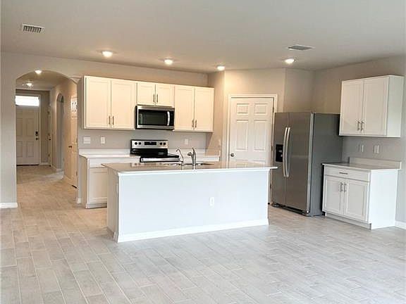 2nd image of 1032 Champion Ave