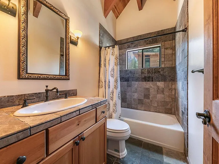 12958 Hansel Ave — Photo 13