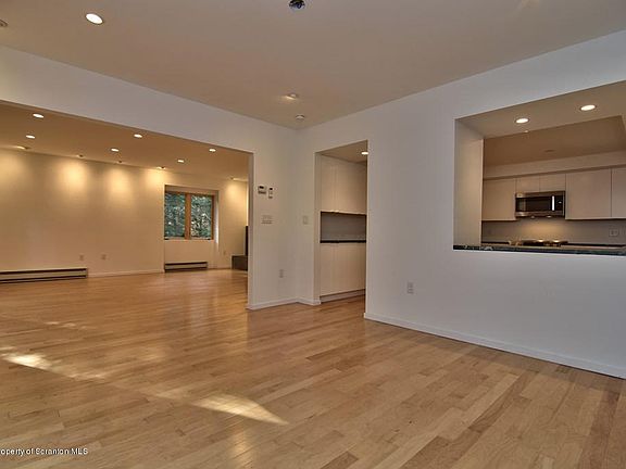 4th image of 11 Oakford Gln