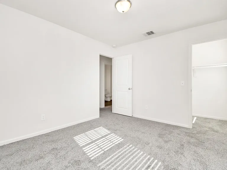 7802 Hightree Dr — Photo 32