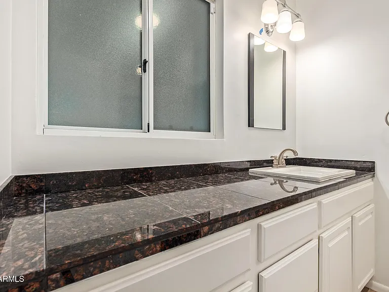 5401 E Exeter Blvd — Photo 32