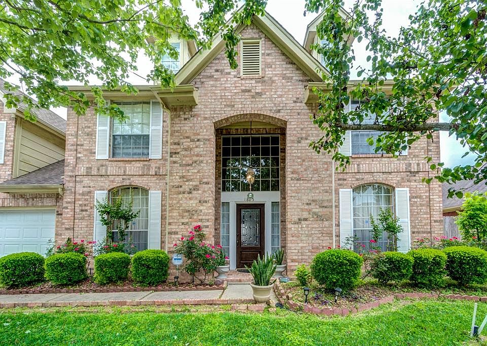 1st image of 1805 Oak Lake Cir