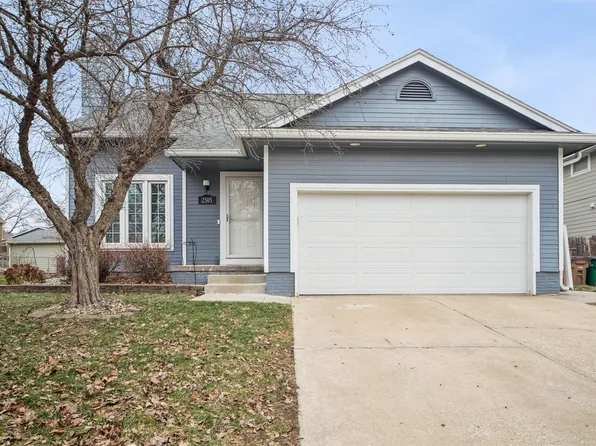 2505 Maple St, West Des Moines, IA 50265