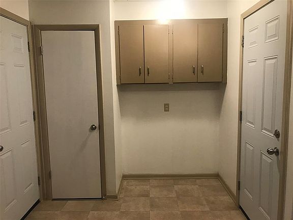 4th image of 1421 Tremont St