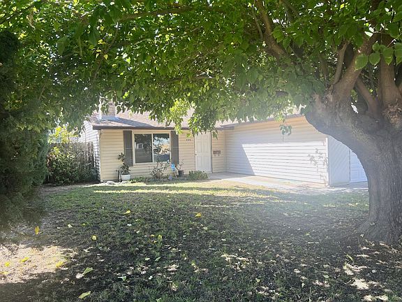 3rd image of 7372 Black Oaks Way