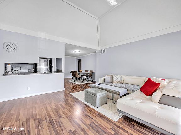 4th image of 6528 VALEROSA Court #2