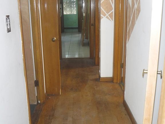 5th image of 6804 S Campbell Ave