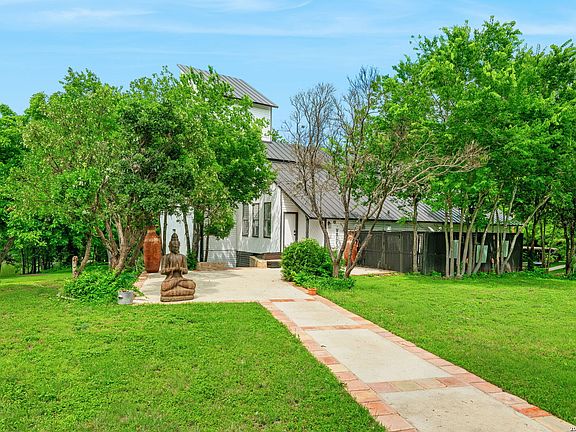 4th image of 102 Lenz Dr