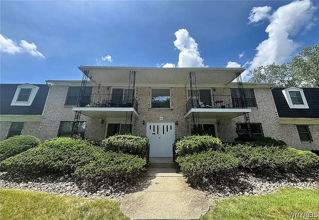2 bed, 1.5 bath, 1188 sqft, $1,599 — Photo 1