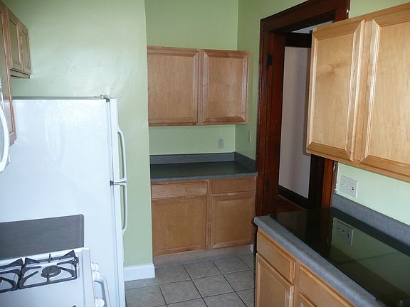 2nd image of 2812 Erie Ave