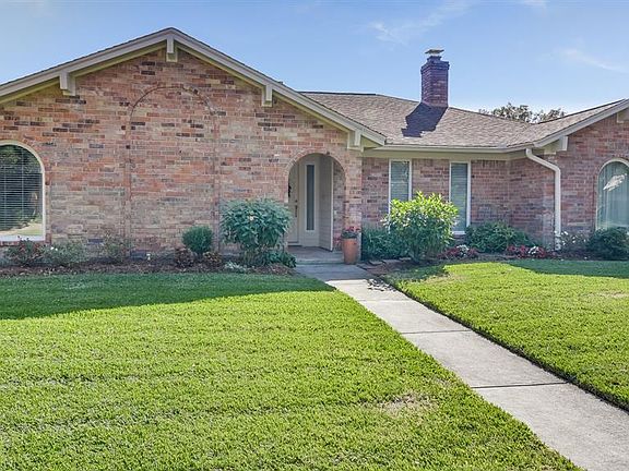 2nd image of 16438 Havenpark Dr