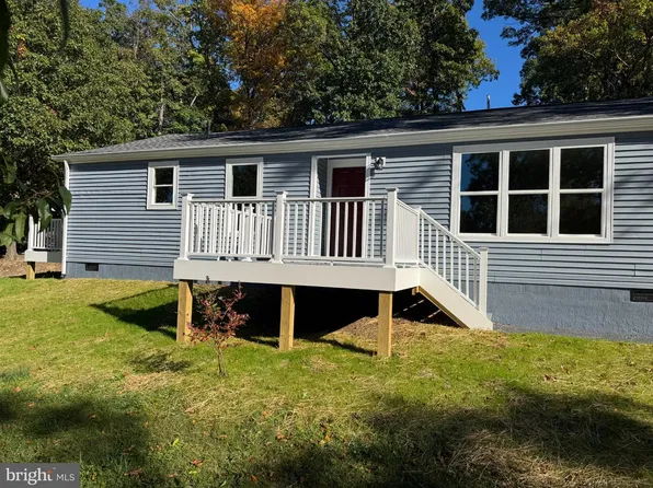 230 Crinoline Ln, Winchester, VA 22603