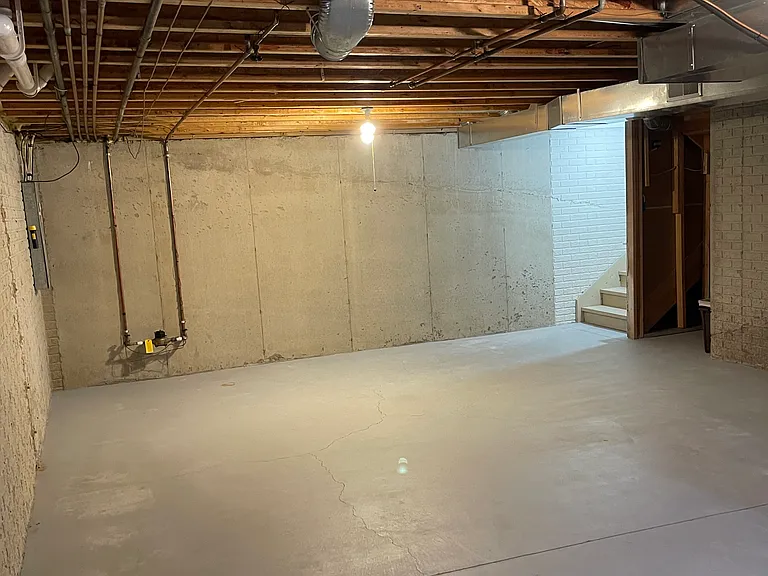 16713 Kensington Dr — Photo 49