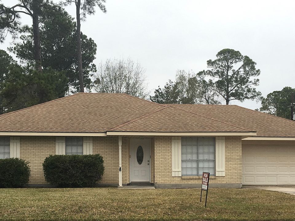 1st image of 1447 Lakewood Dr