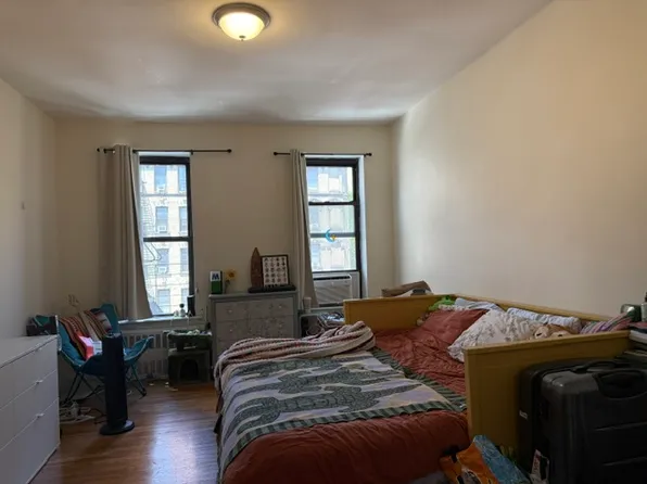 1494 Second Avenue image 1 of 6