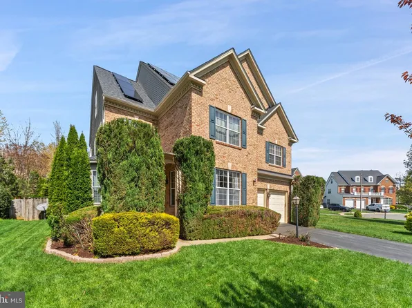 1663 Georges Knoll Ct, Woodbridge, VA 22192