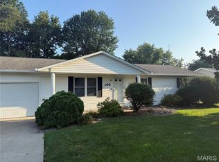 103 W Poplar St, New Baden, IL 62265