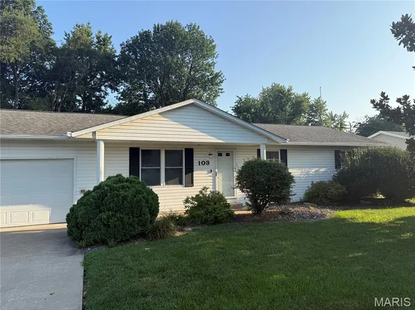 103 W Poplar St, New Baden, IL 62265
