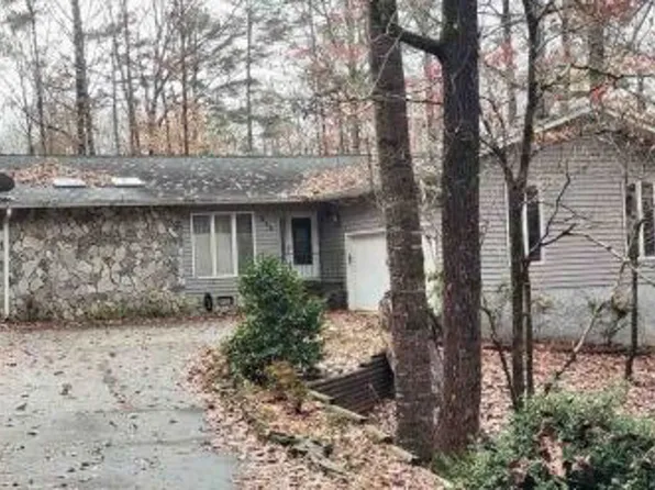 205 N Hogan Dr, Westminster, SC 29693